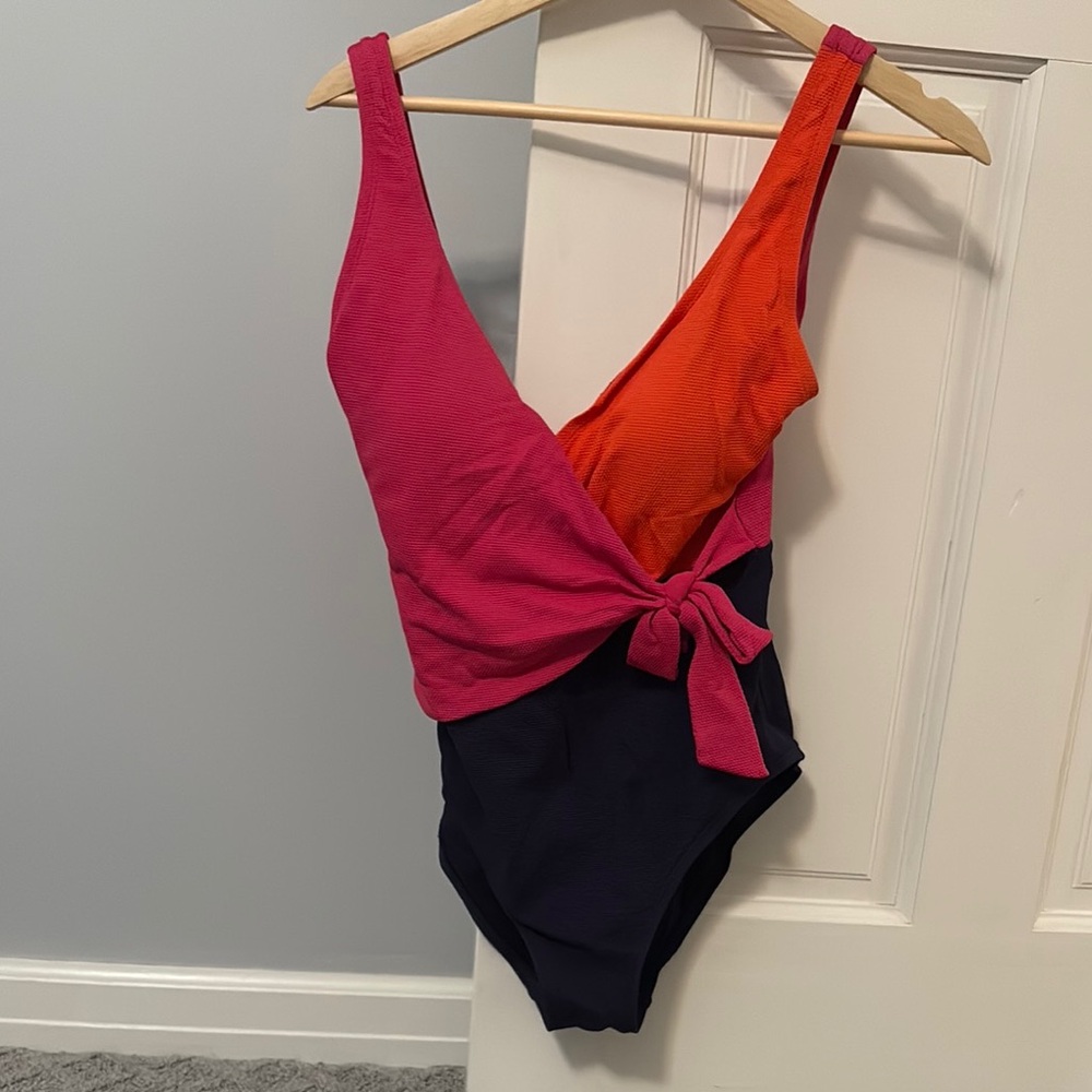 Tommy Bahama three color bathing suit